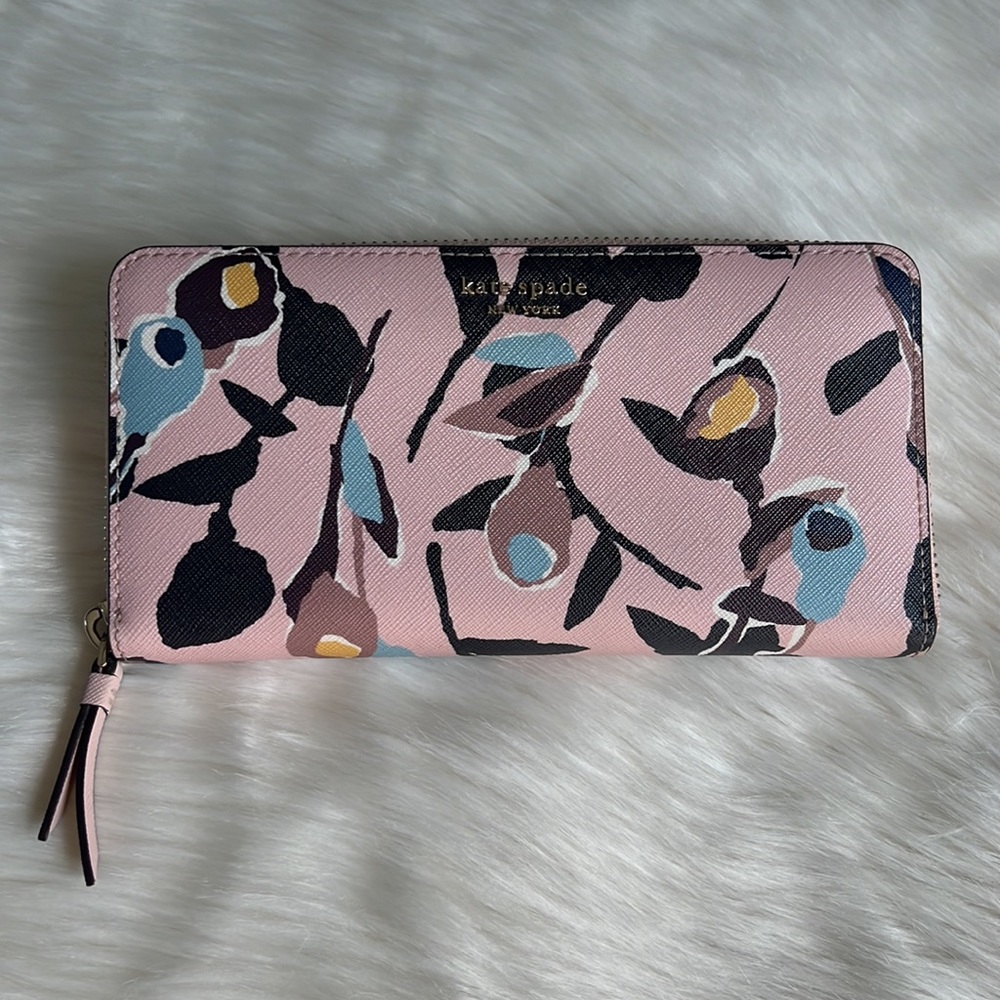 EUC Kate Spade Bifold Zippy Wallet | Cameron Paper Rose